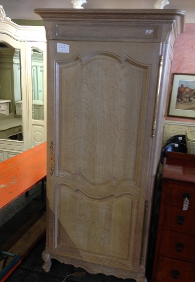 www.theconservatoryhove.co.uk/sussex/antiques/lime_oak_wardrobe