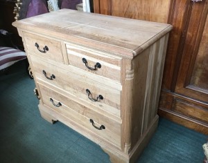 www.theconservatoryhove.co.uk/sussex/antiques/oak_chest